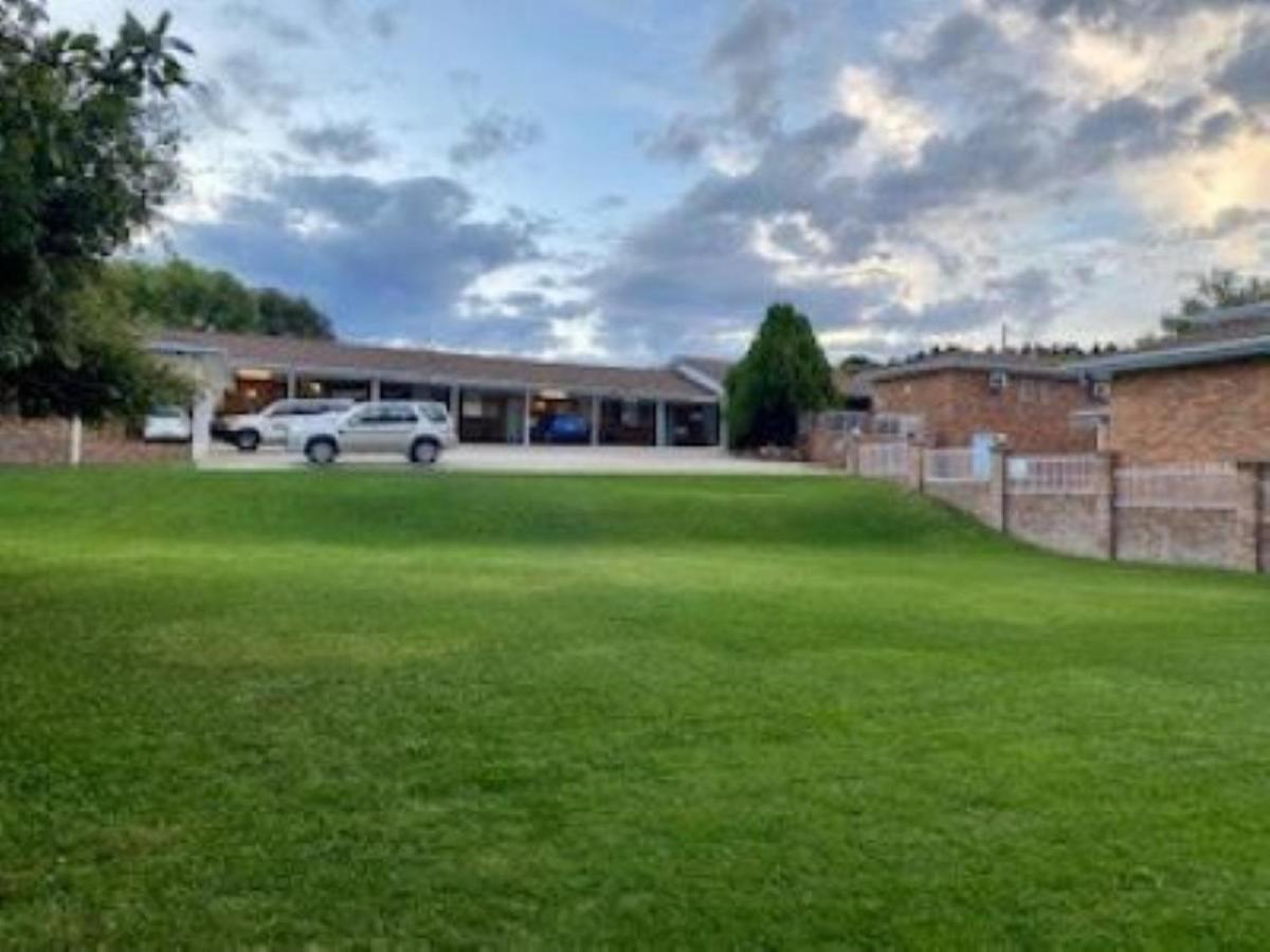 Kinross Inn Cooma Bagian luar foto