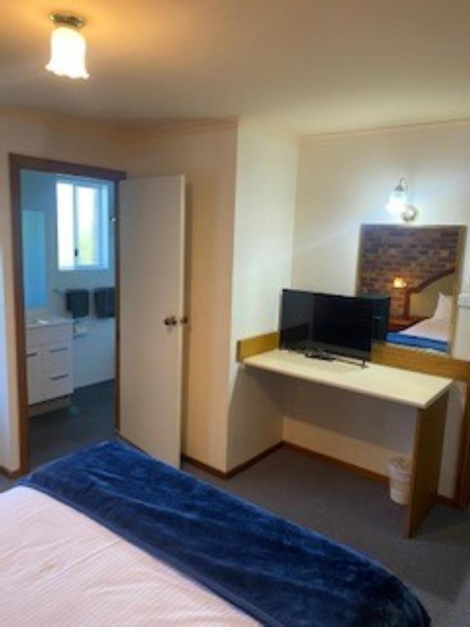 Kinross Inn Cooma Bagian luar foto