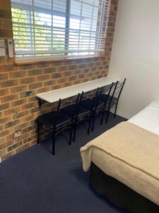 Kinross Inn Cooma Bagian luar foto