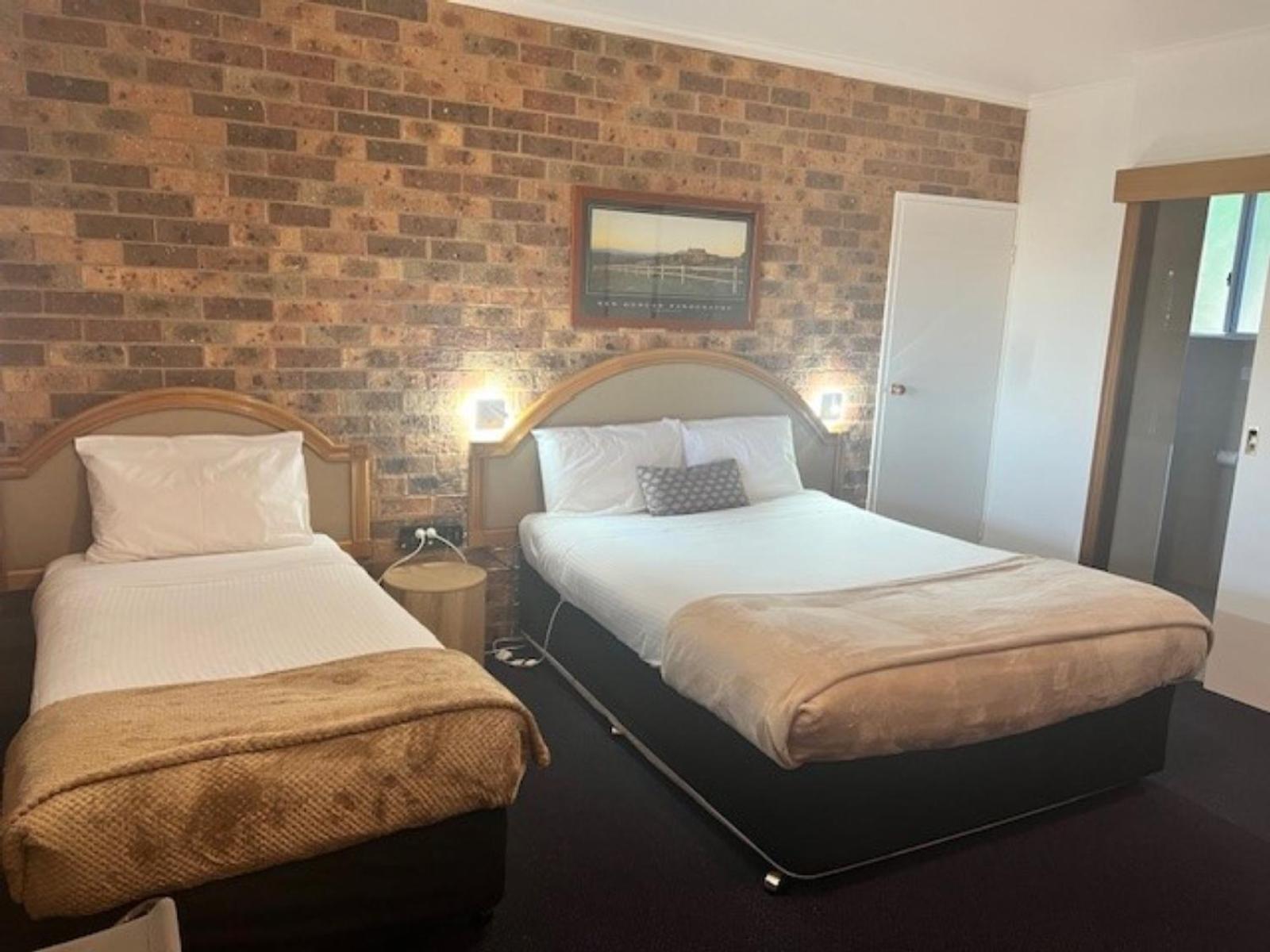 Kinross Inn Cooma Bagian luar foto