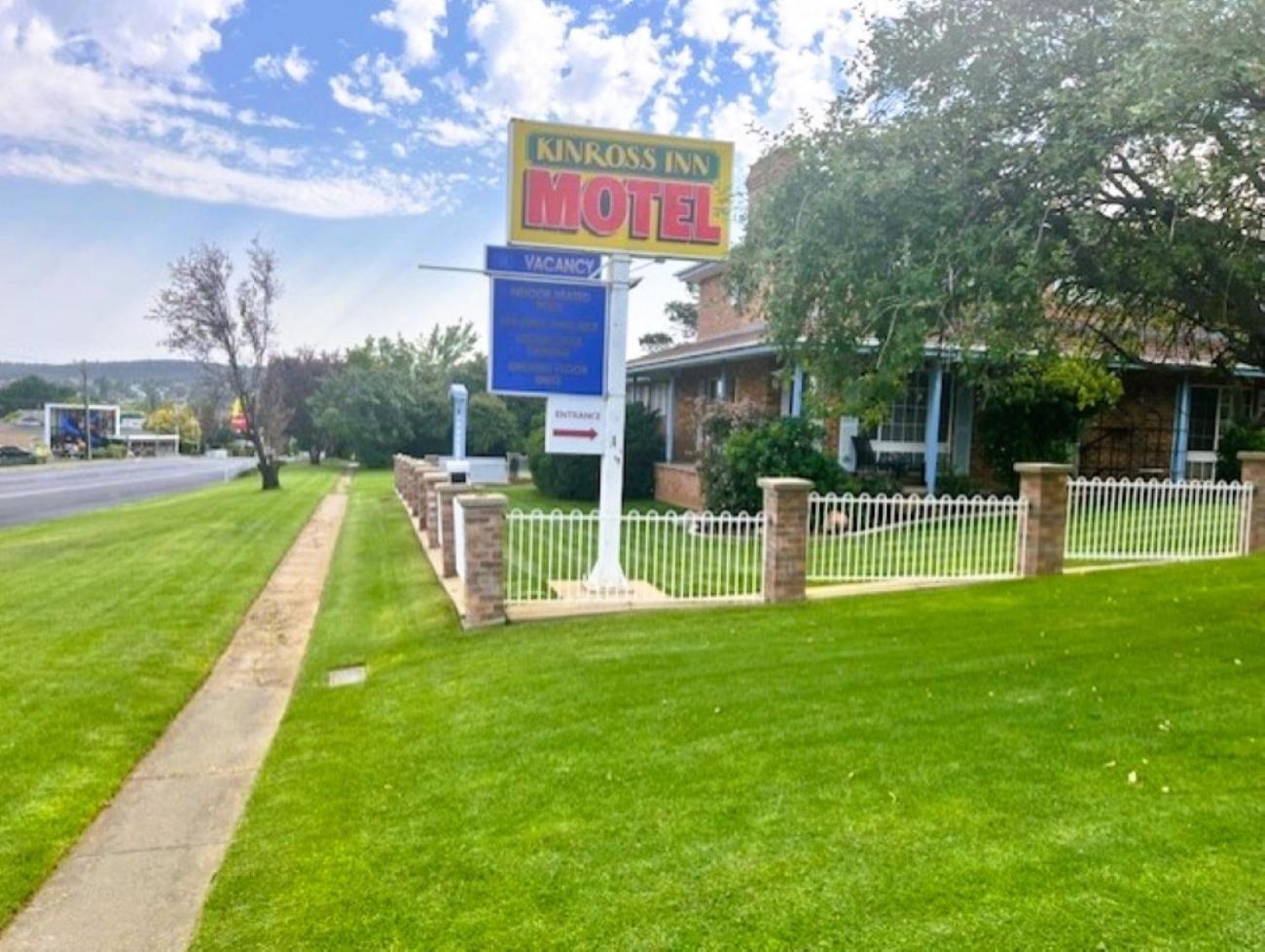 Kinross Inn Cooma Bagian luar foto